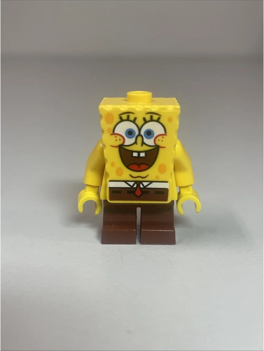 LEGO SpongeBob SquarePants Minifigure w/ Eyebrows bob028 From 3816 Retired Rare!